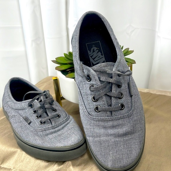 Vans - Picture 2 of 5